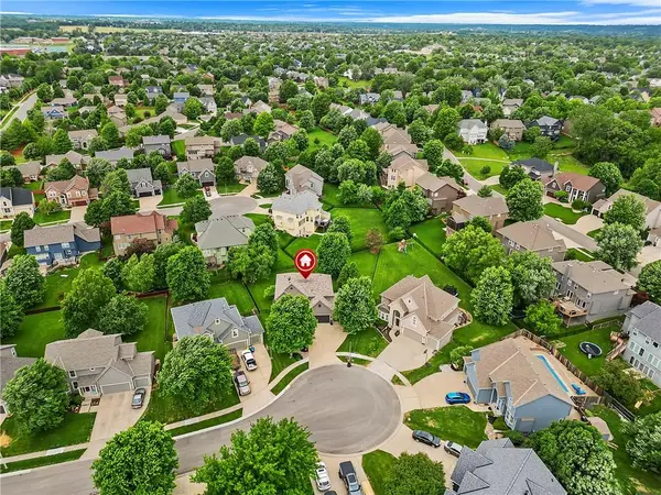 5816 Longview ST, Shawnee, KS 66218