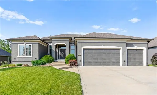 1209 Dunvegan LN, Raymore, MO 64083