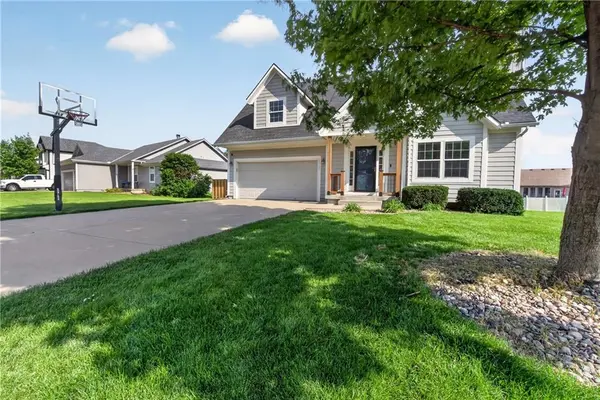 20565 W 220th TER, Spring Hill, KS 66083