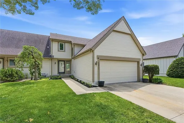 12011 E 86 ST, Kansas City, MO 64138