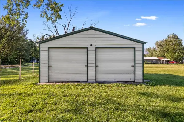 213 W Marvin AVE, Walker, MO 64790