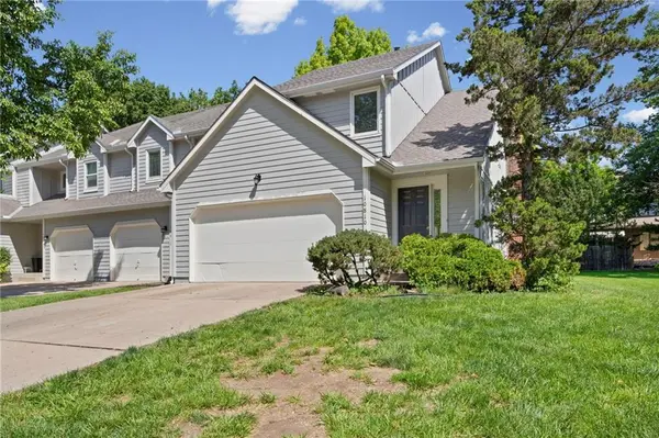 10810 W 116th ST, Overland Park, KS 66210