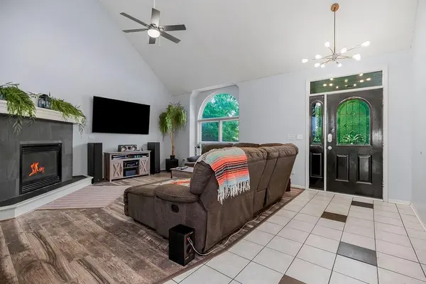 2224 Martha LN, Greenwood, MO 64034