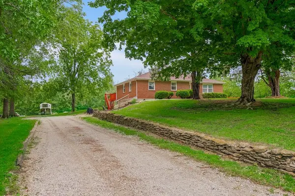 2526 Tri County Line RD, Lathrop, MO 64465