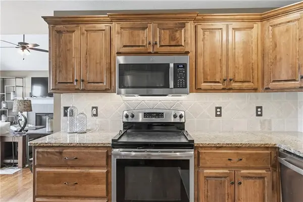 4911 141st TER, Basehor, KS 66007