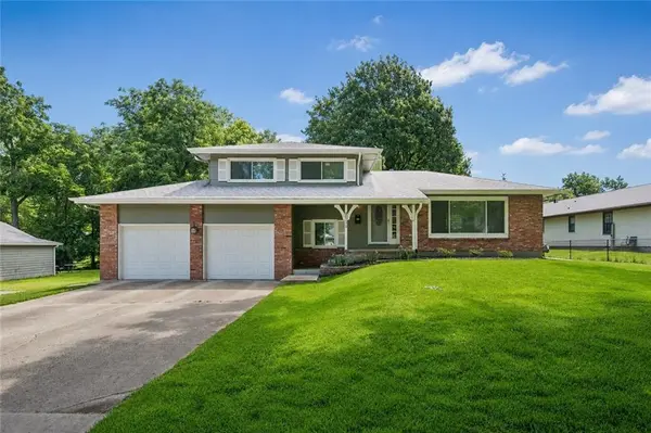 8039 Hemlock ST, Overland Park, KS 66204