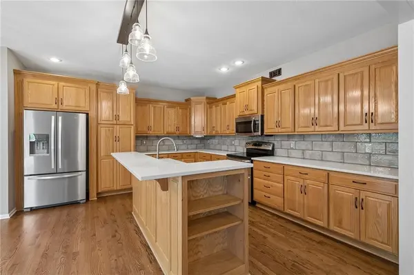 20929 Maple TER, Spring Hill, KS 66083