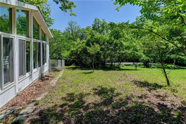5363 NW Wagon TRL, Houston Lake, MO 64151