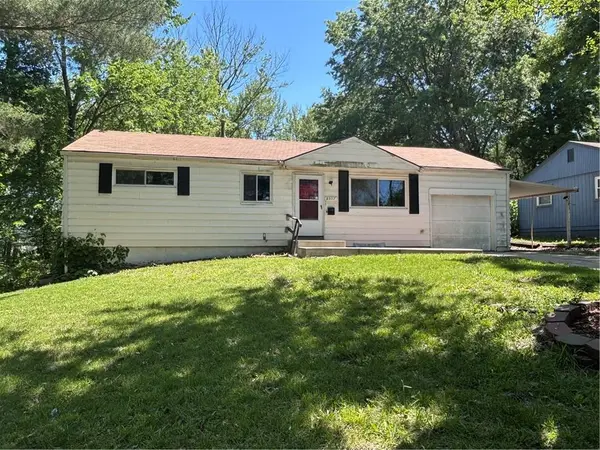 8507 Eastern AVE, Kansas City, MO 64138