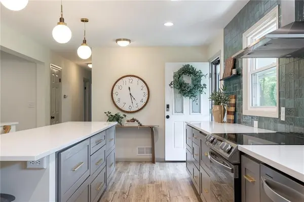 8309 Winchester AVE, Kansas City, MO 64138