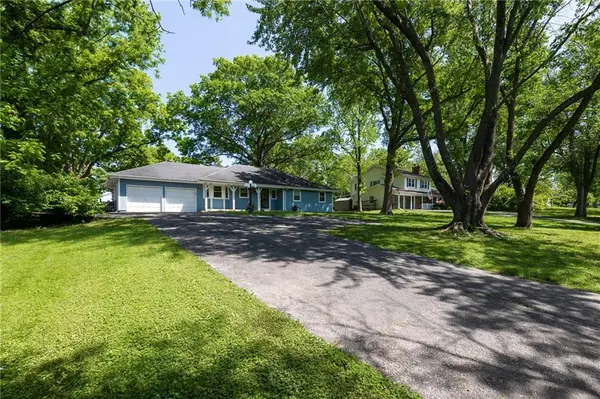 8309 Winchester AVE, Kansas City, MO 64138