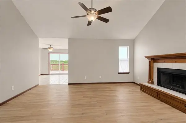 230 W Skylark ST, Gardner, KS 66030