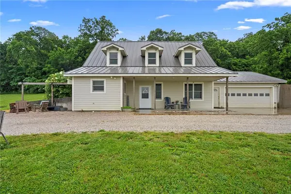 1533 N 700 RD, Baldwin City, KS 66006