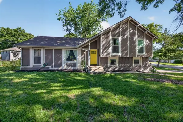 12524 Cambridge AVE, Grandview, MO 64030