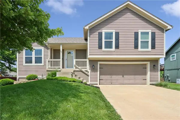 1004 E Pumpkin Ridge ST,  Gardner,  KS 66030