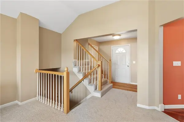 1004 E Pumpkin Ridge ST, Gardner, KS 66030