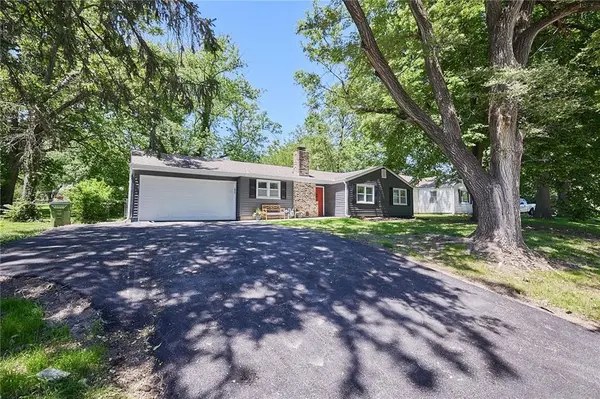 7204 Raytown RD, Raytown, MO 64133