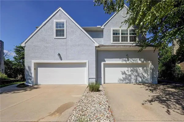 15908/15910 W 91st TER, Lenexa, KS 66219