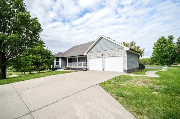3711 S Rust RD, Grain Valley, MO 64029