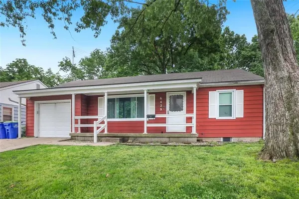 6429 Switzer LN,  Shawnee,  KS 66203