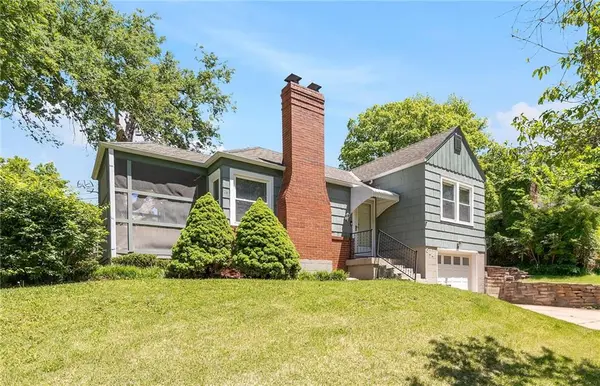 614 NE Woodlawn ST, Kansas City, MO 64116