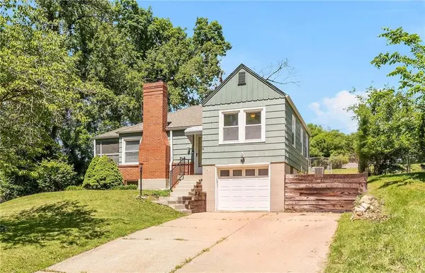 614 NE Woodlawn ST, Kansas City, MO 64116