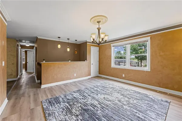 5905 N Denver AVE, Kansas City, MO 64119