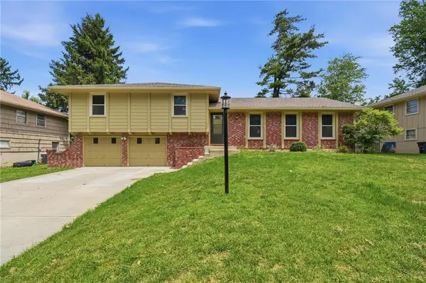 8026 Cleveland AVE,  Kansas City,  KS 66109