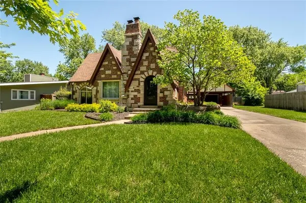 1209 S Hickory ST, Ottawa, KS 66067