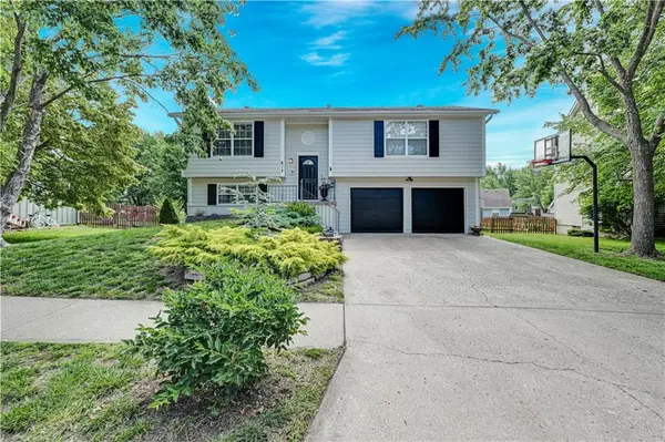 617 N Cedar ST, Gardner, KS 66030