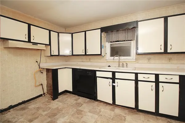 428 E 5th AVE, Garnett, KS 66032