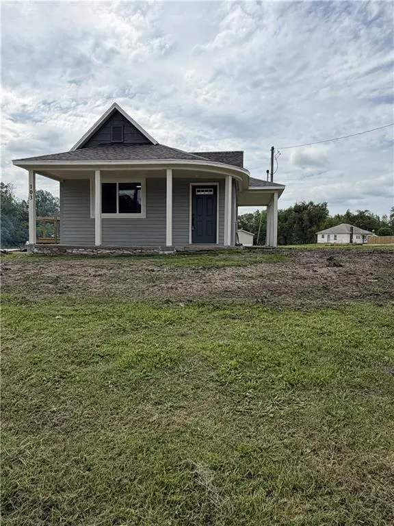 103 E ST, Creighton, MO 64739