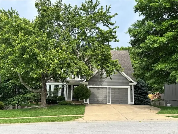 1334 N Anne Shirley DR, Olathe, KS 66061