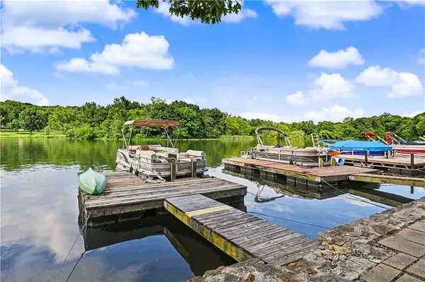 139 S Lakeshore DR, Lake Quivira, KS 66217