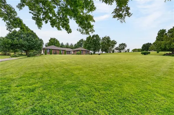 12885 NW 145th ST, Platte City, MO 64079