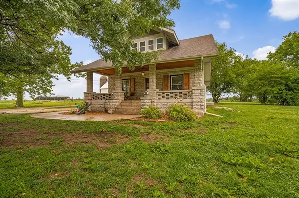 33253 Cedar Niles N/A, Paola, KS 66071