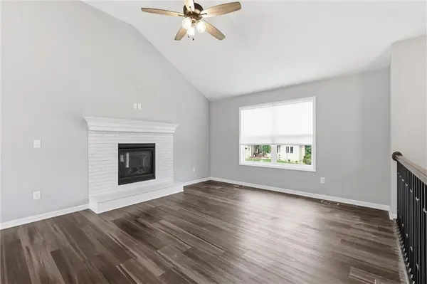 802 Wright ST, Pleasant Hill, MO 64080