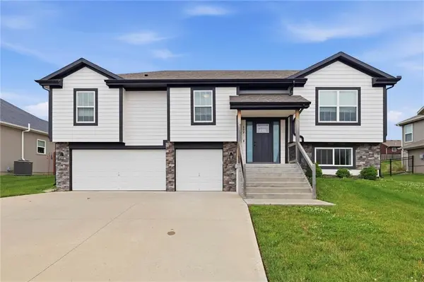 802 Wright ST, Pleasant Hill, MO 64080