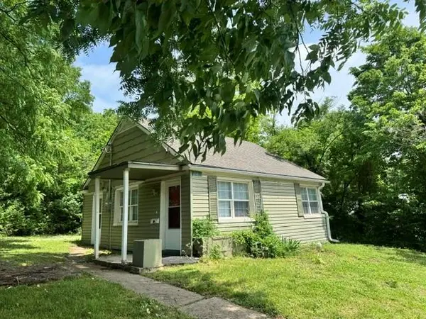 220 Corbin ST,  Liberty,  MO 64068