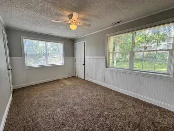 220 Corbin ST, Liberty, MO 64068