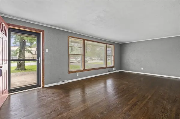 11517 Greenwood ST, Kansas City, MO 64134