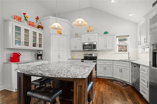 1804 NW 94th TER, Kansas City, MO 64155