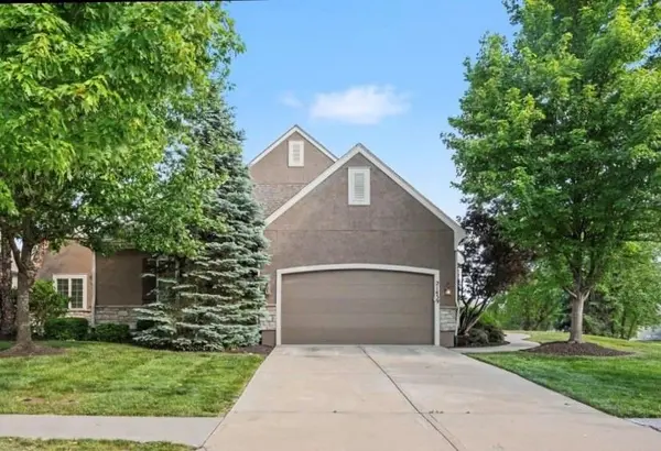 21459 W 116th ST, Olathe, KS 66061