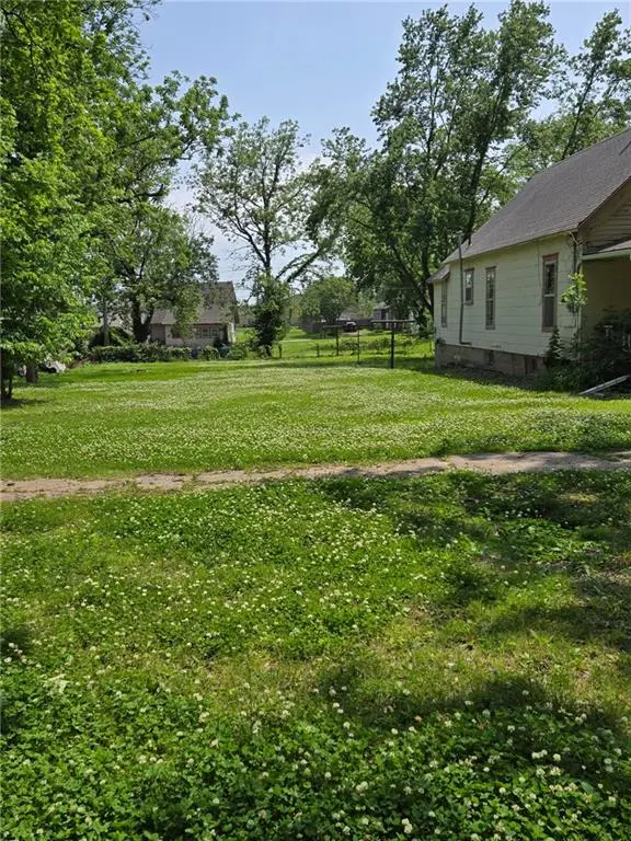 117 Pacific AVE, Osawatomie, KS 66064