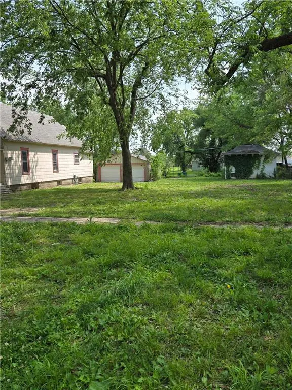 117 Pacific AVE, Osawatomie, KS 66064