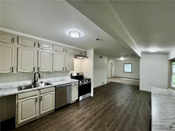 501 Orchard LN, St Joseph, MO 64501