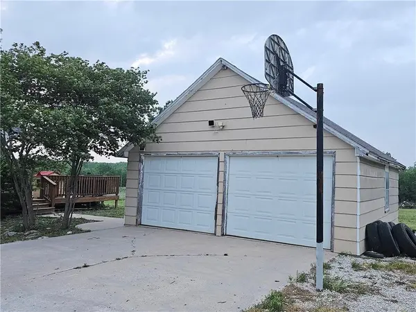 2020 West Virginia RD, Colony, KS 66015