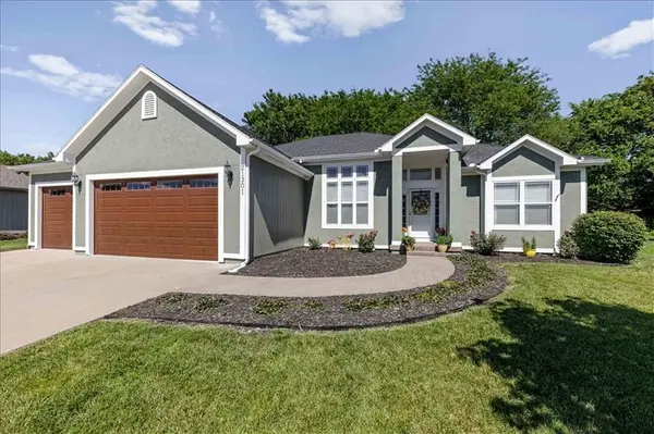 21301 Noble ST,  Spring Hill,  KS 66083