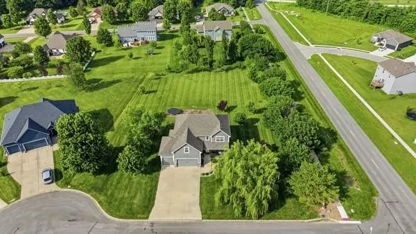 1705 SW Red Fox CIR, Oak Grove, MO 64075