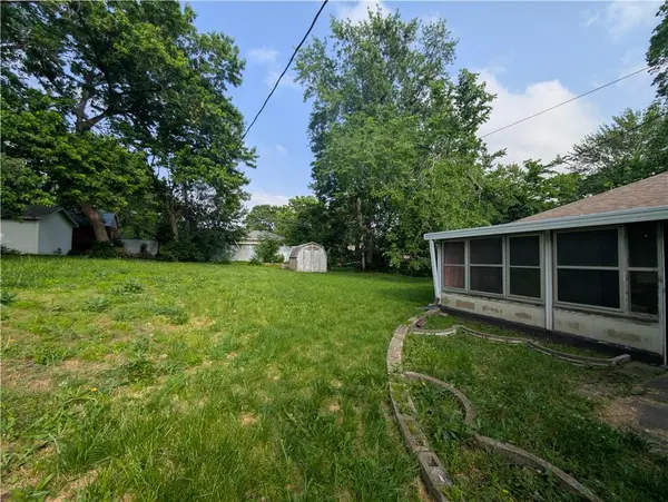 4417 N Oak Trafficway, Kansas City, MO 64116
